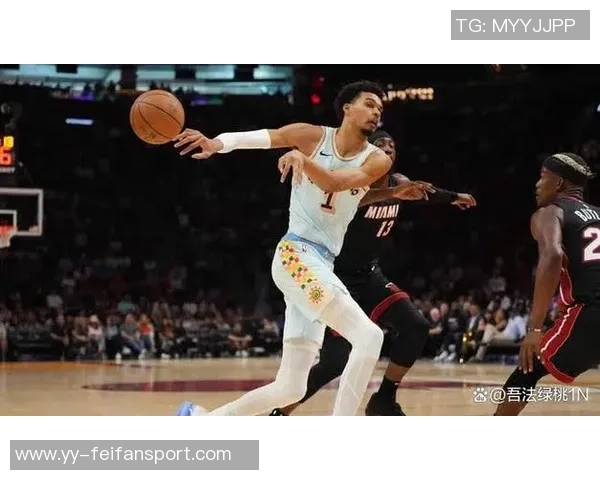 哈克斯表现出色14投7中贡献17分4篮板3助攻1盖帽助球队取得胜利