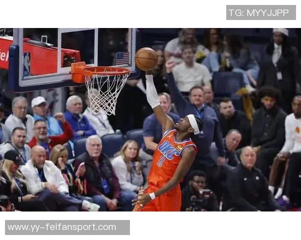 米切尔赛后失落情绪明显罕见不接受采访专注手机发呆状态引发关注 米切尔赛后失落情绪明显罕见不接受采访专注手机发呆状态引发关注