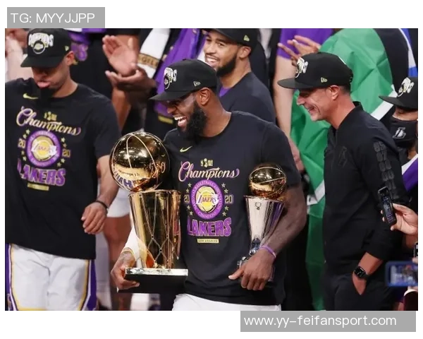 湖人官方推文庆祝里夫斯50分成就加入精英俱乐部的辉煌时刻