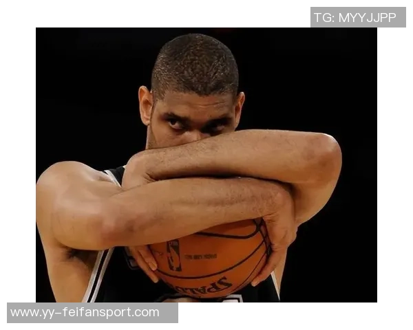 比尔西蒙斯称邓肯历史地位超科比是最被低估的篮球巨星 比尔西蒙斯称邓肯历史地位超科比是最被低估的篮球巨星